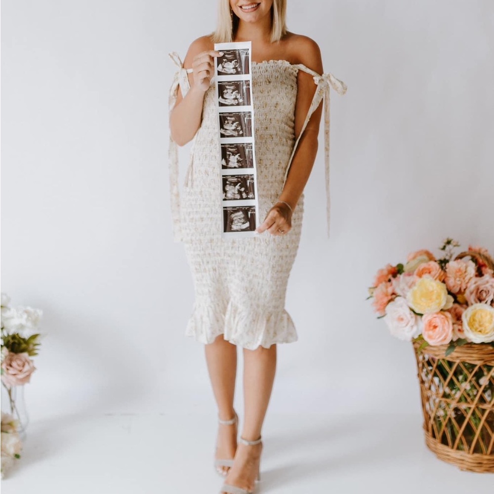 *MATERNITY* Bow Sleeve Shirred Dress
